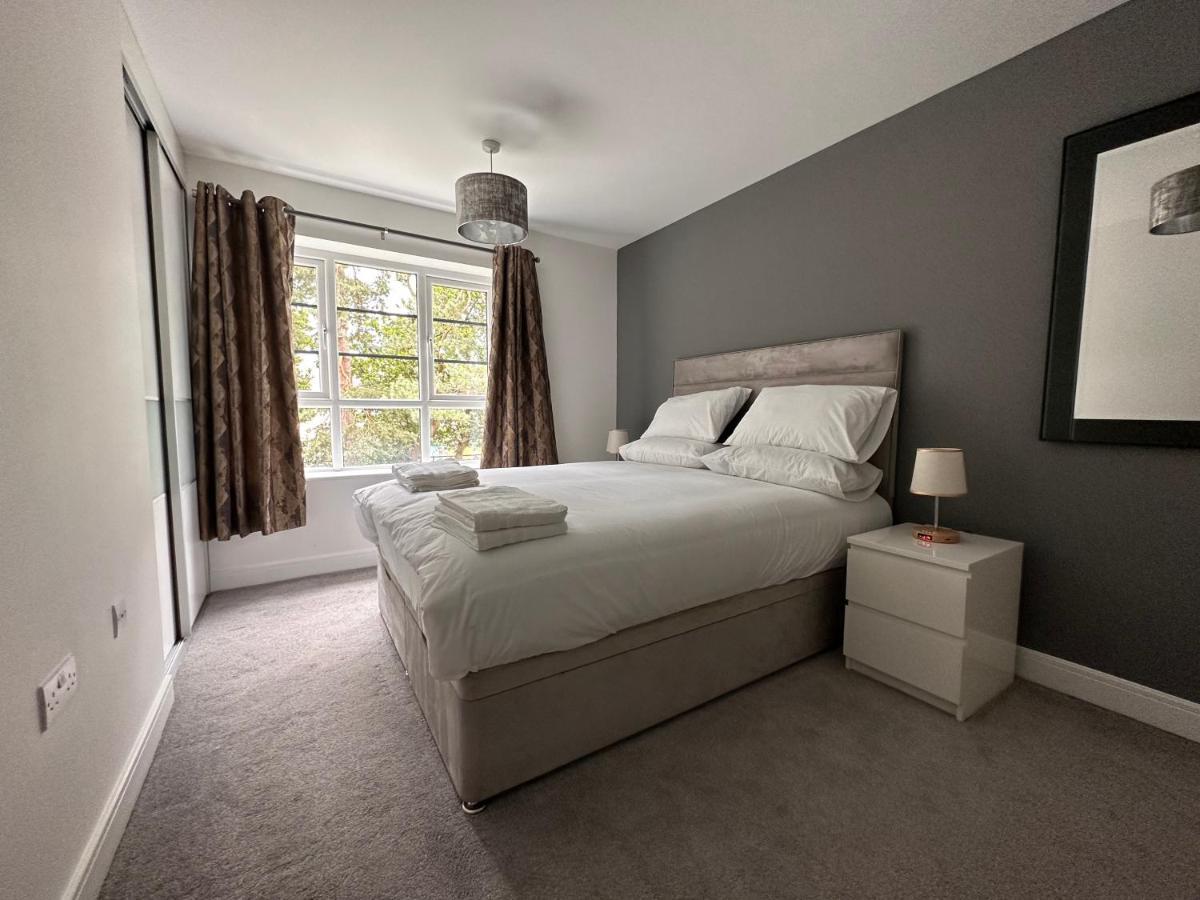 Luxury Apartments - Wallis Square, Farnborough Farnborough  Exteriér fotografie